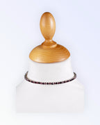 Kaulakoru ja rannekoru violeteilla kivillä