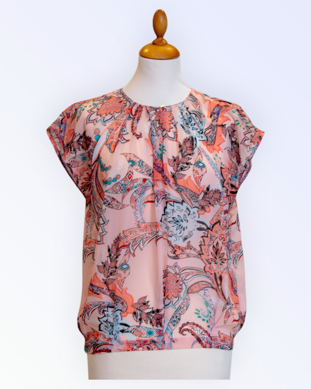 Orsay-toppi ohutta sifonkia, jossa paisley-kuvio