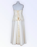 Loodusvalge pruutkleit