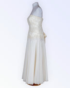 Loodusvalge pruutkleit