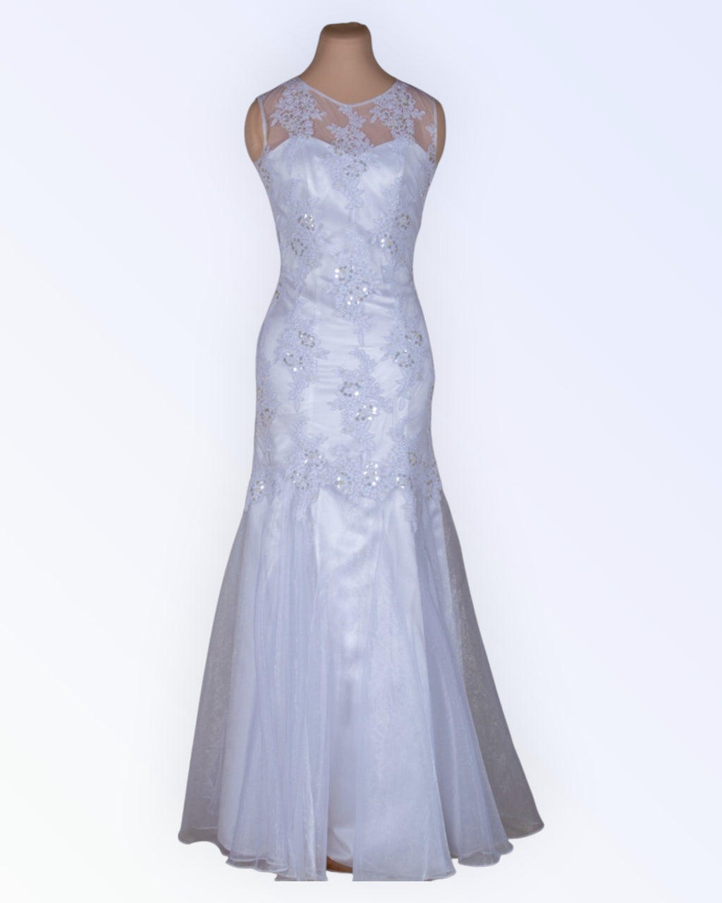 White wedding dress with a mermaid silhouette