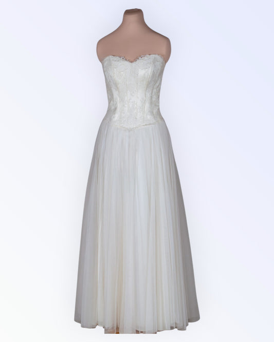 Prinsessatyylinen hääpuku