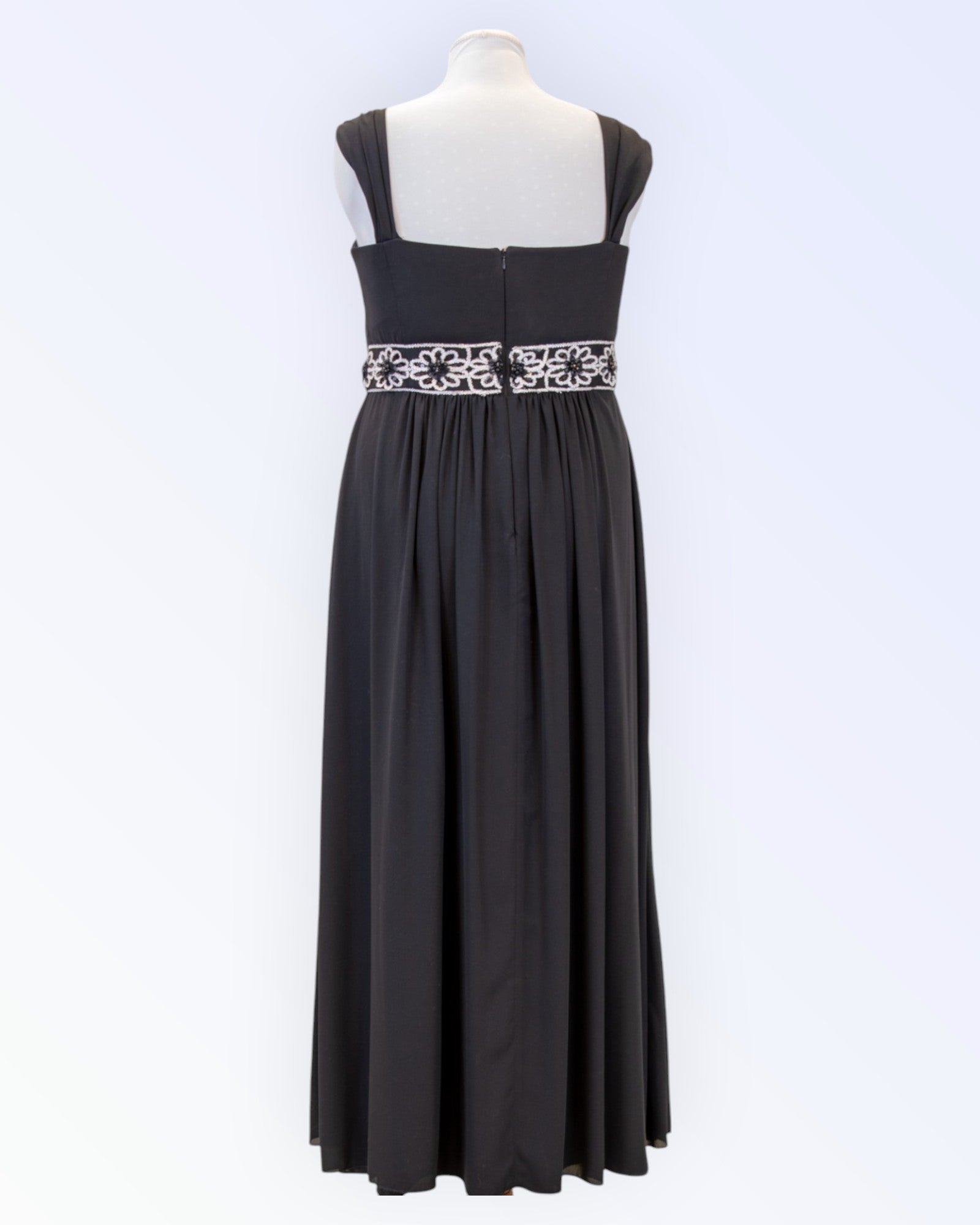 Mustast šifoonist pikk pidulik kleit