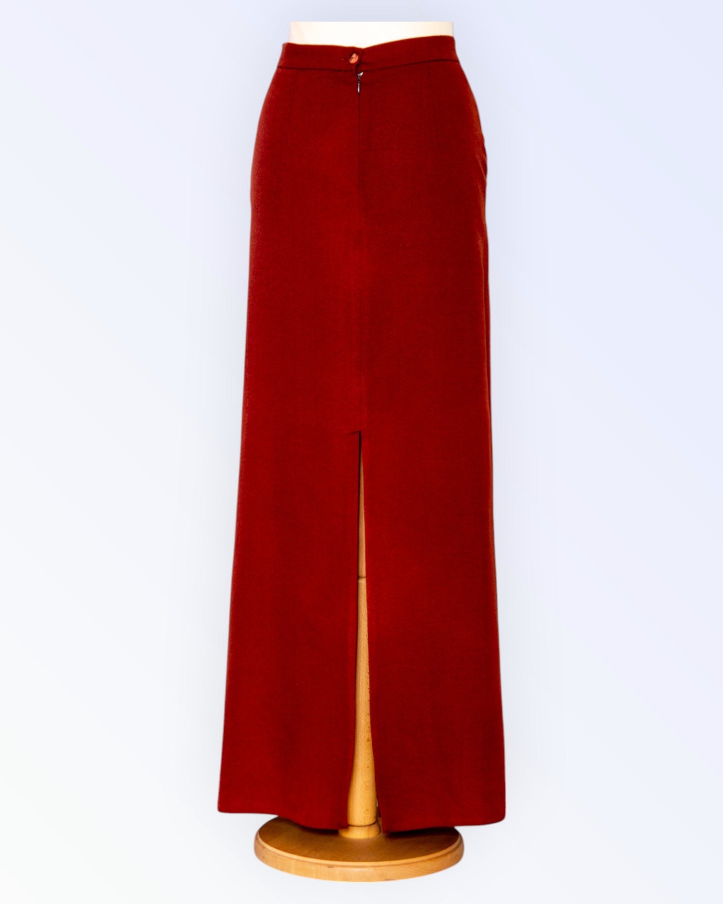 Pitkä muodollinen hame
