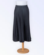 Black pleated skirt