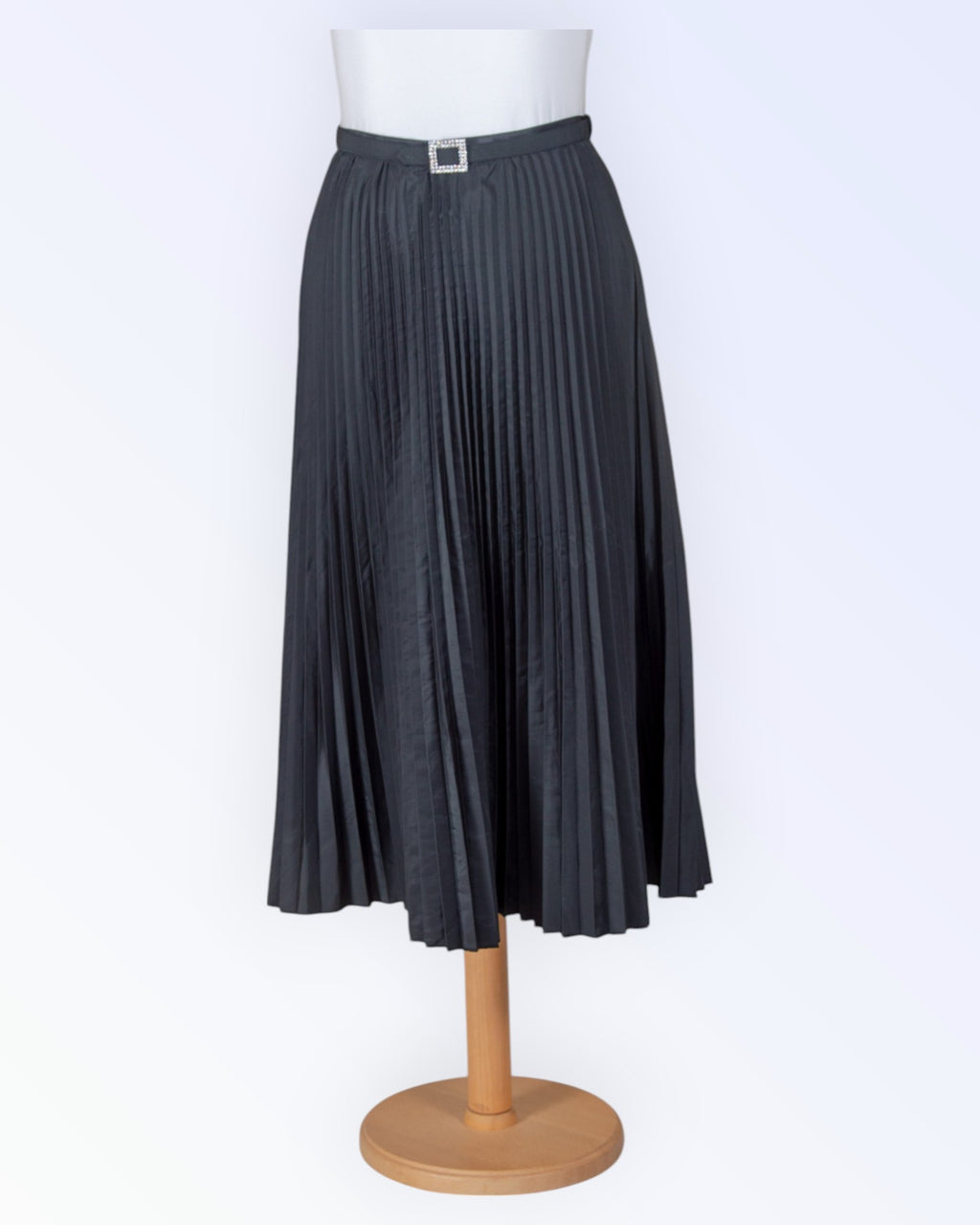 Black pleated skirt