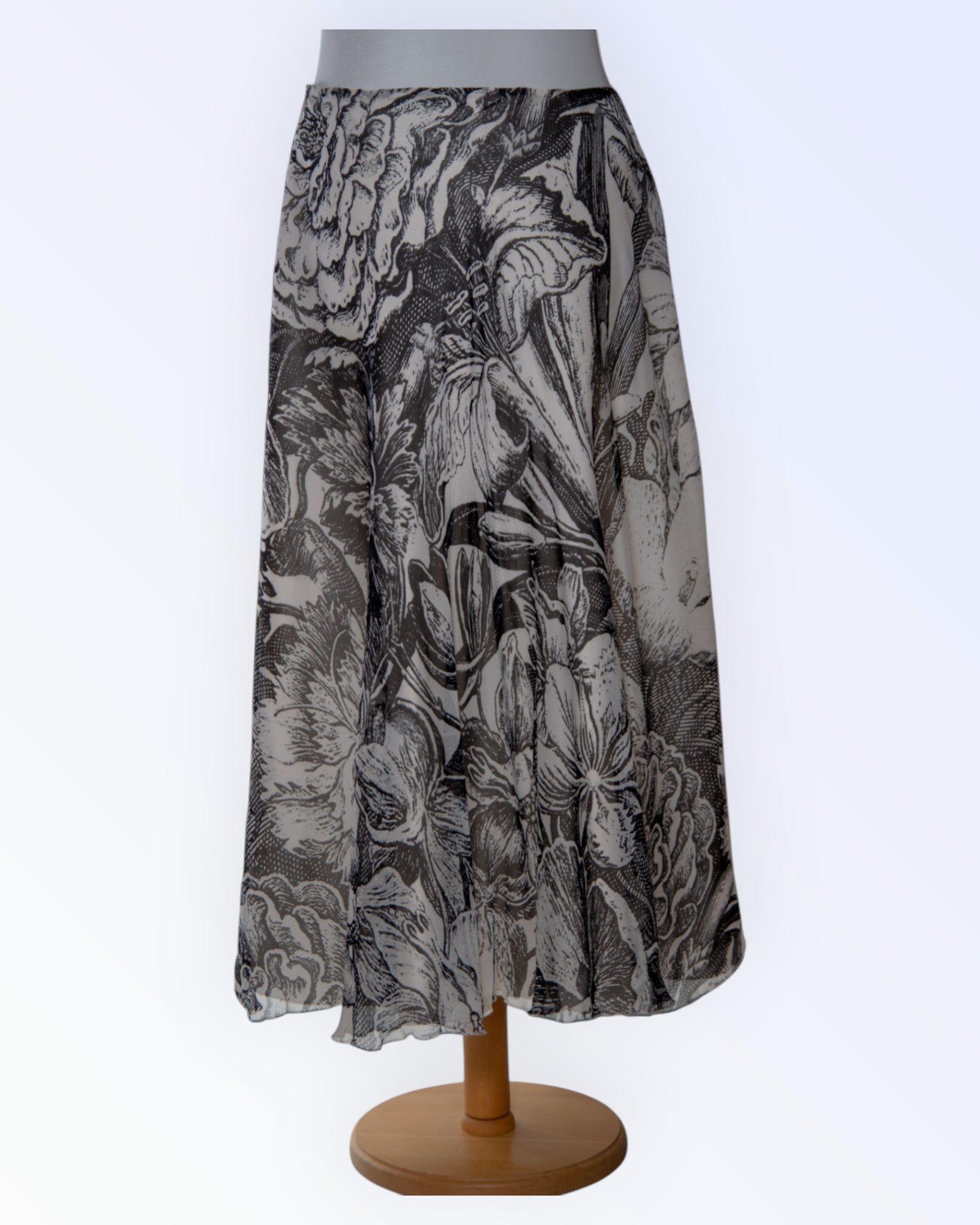 Black and white thin silk skirt