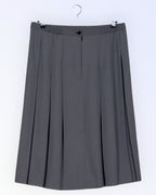 Klassikalise disainiga hall voltidega seelik