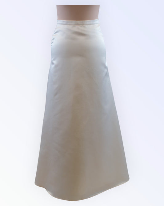 Muodollinen luonnonvalkoinen hame