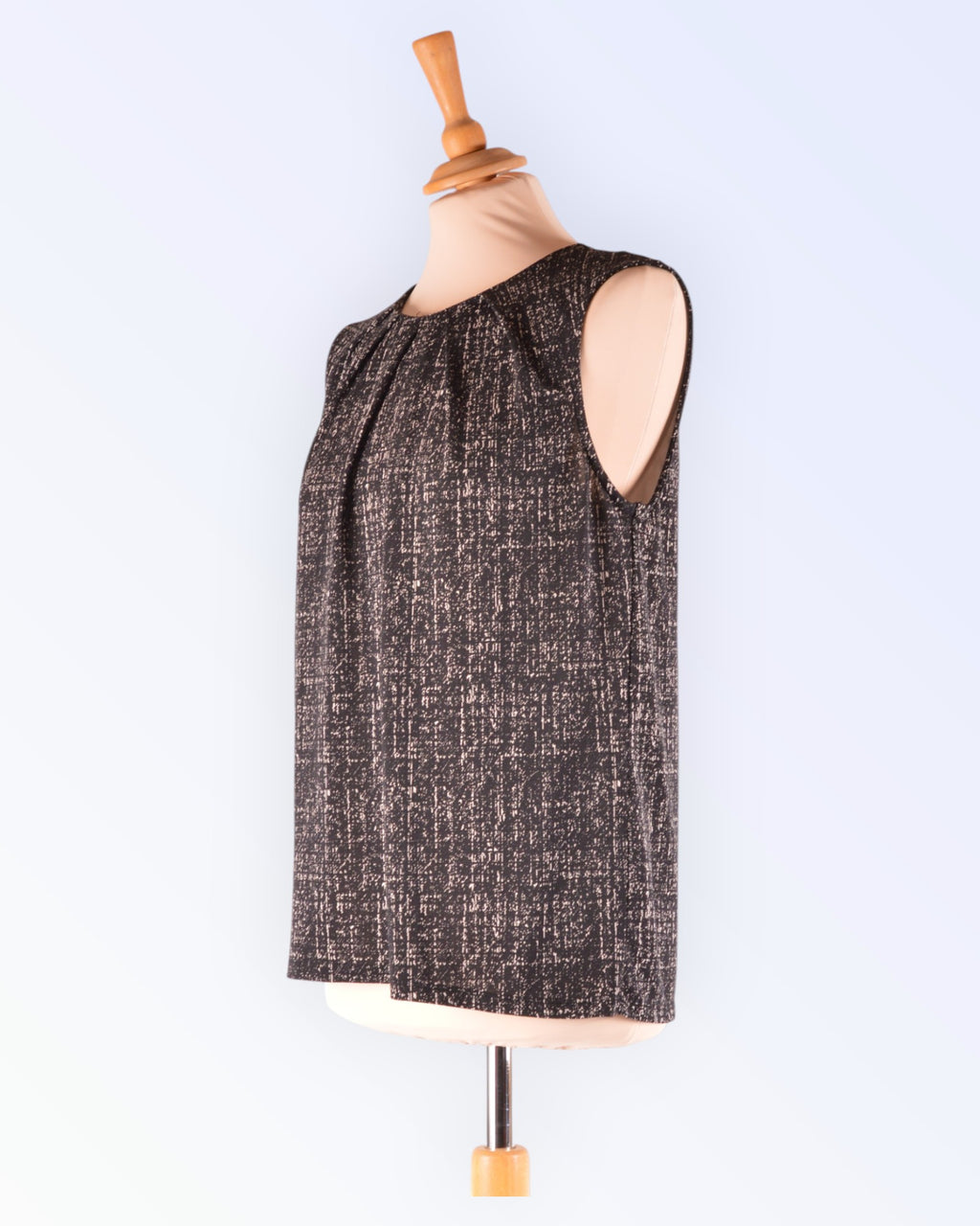 Stockh lm black and white knit top