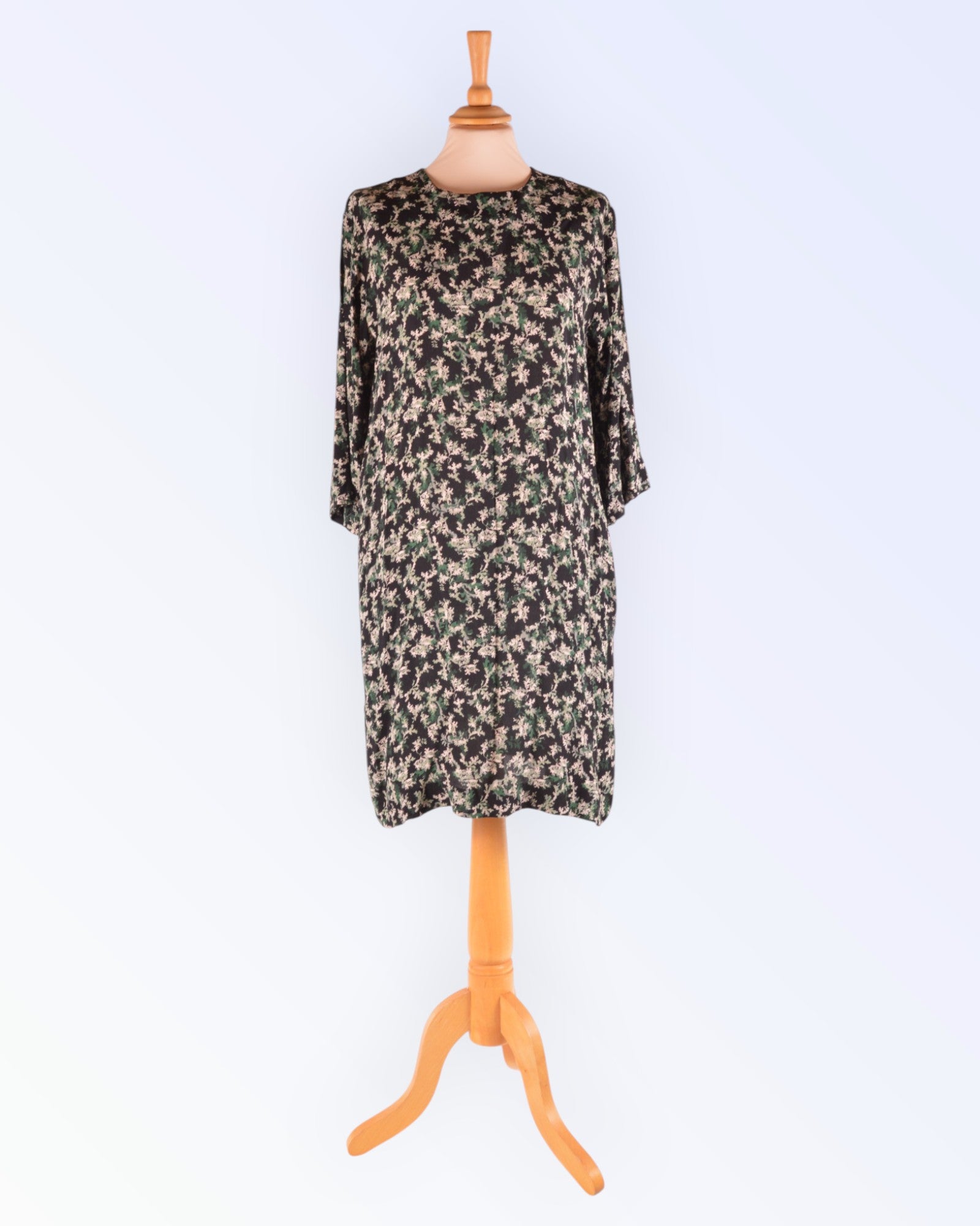 &Other Stories avaralõikeline tuunika