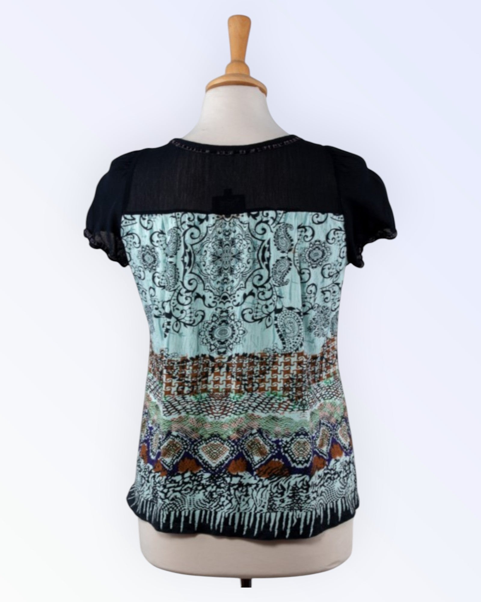 Jade-värinen monivärinen neuletoppi