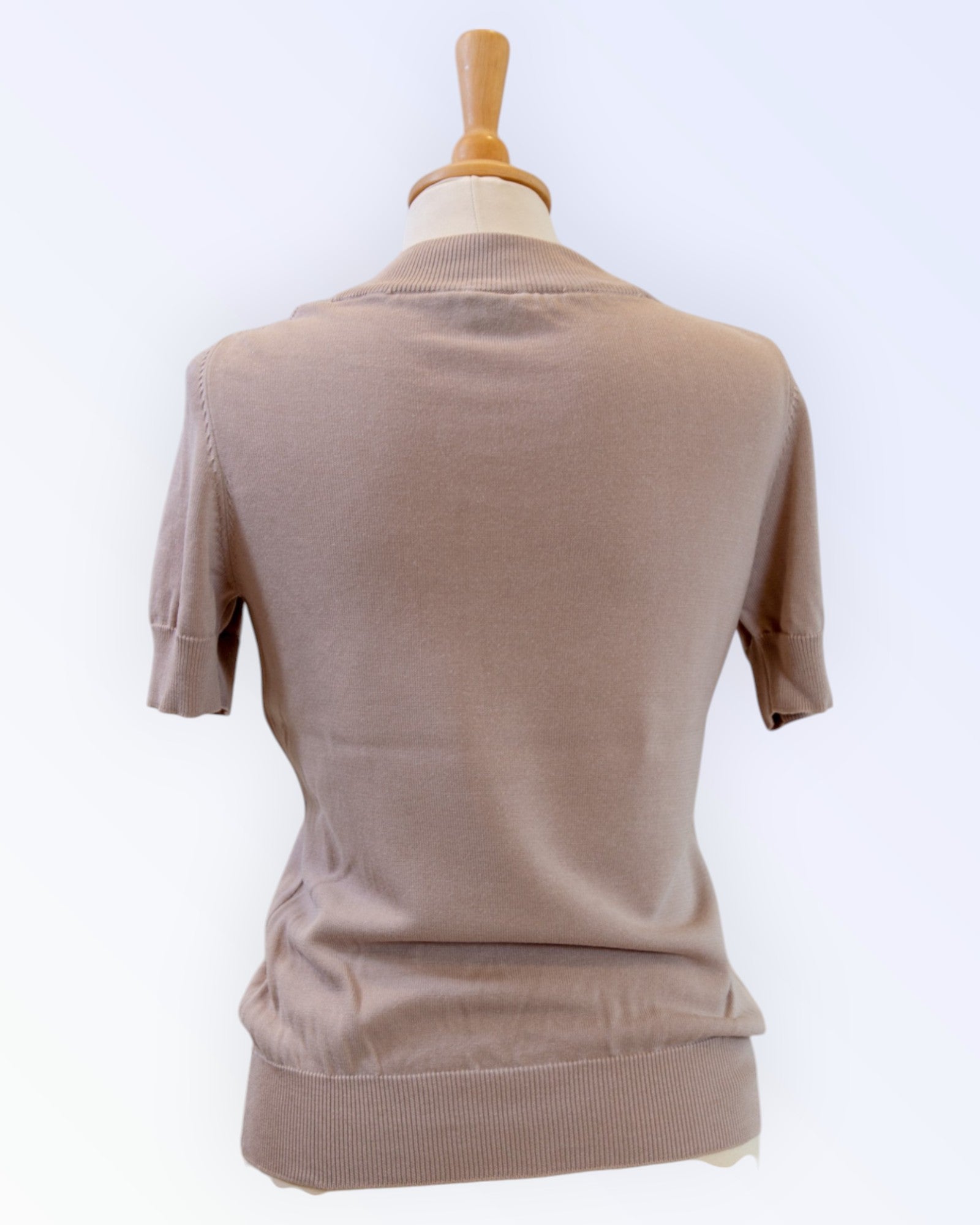 Ril's beige knitwear