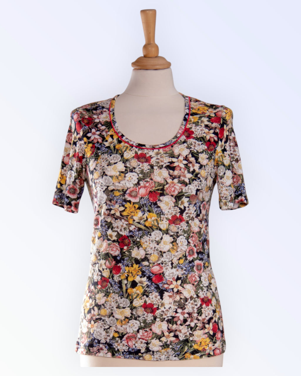 Peter Hahn mitmevärviline top