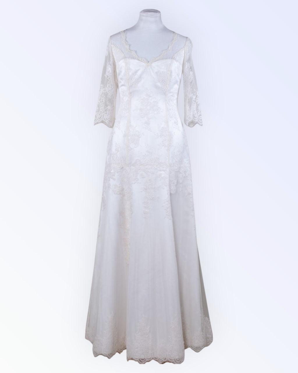 Classic style off-white wedding dress