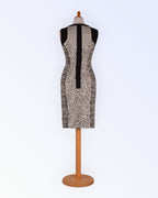 Karen Millen must-valge pliiatskleit