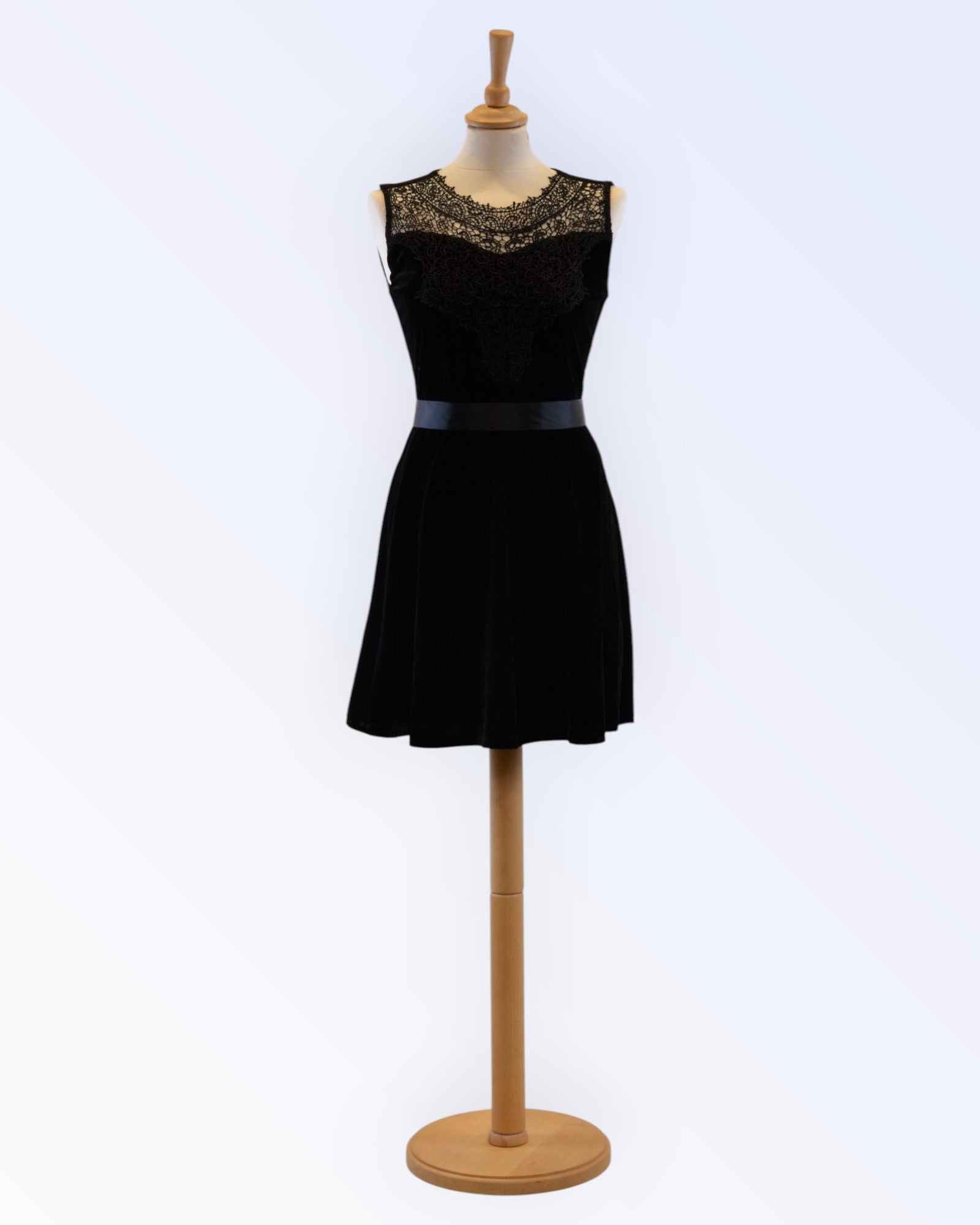 Vera&amp;Lucy black velvet dress
