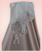 Fingerless gloves for the bride