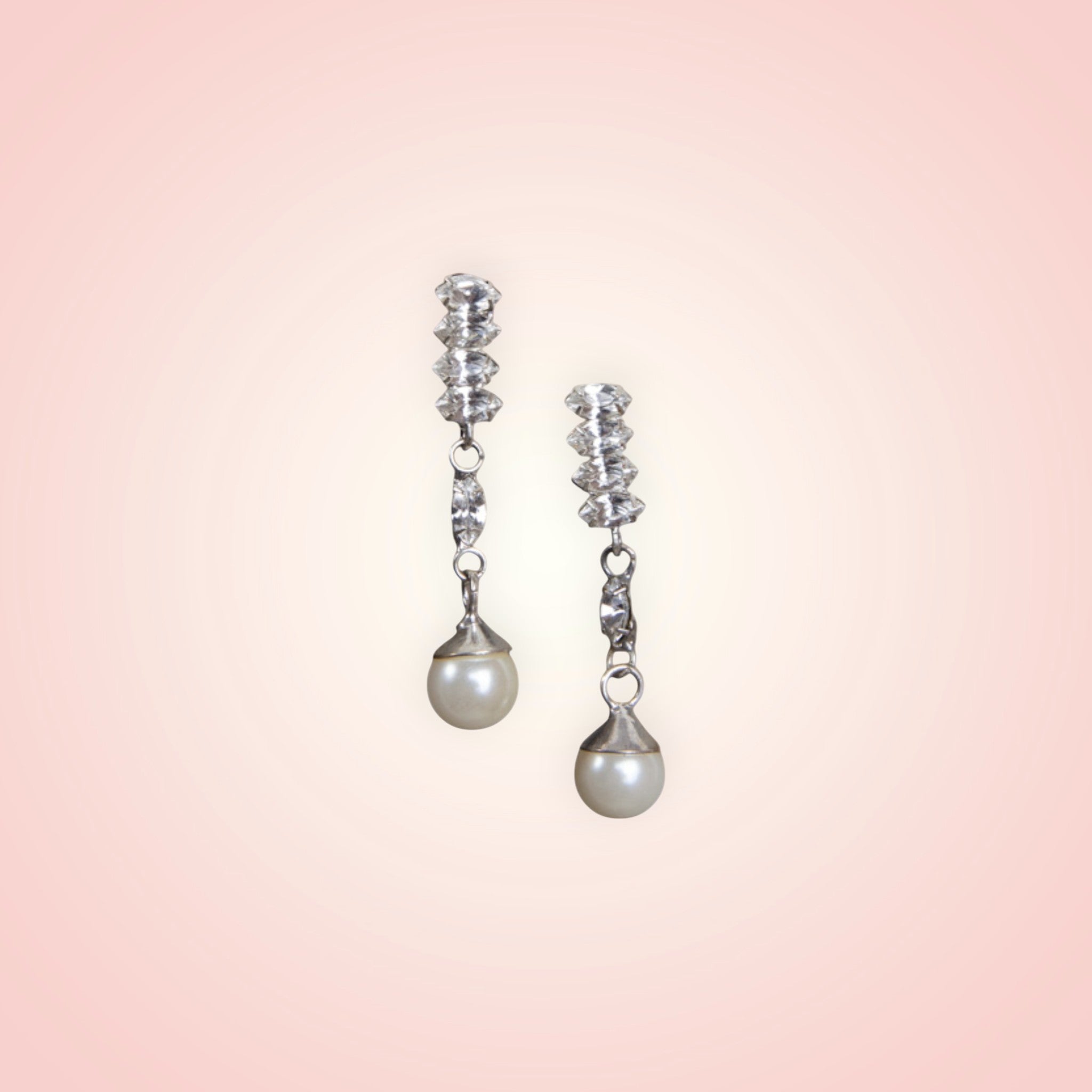 Earrings with pearl