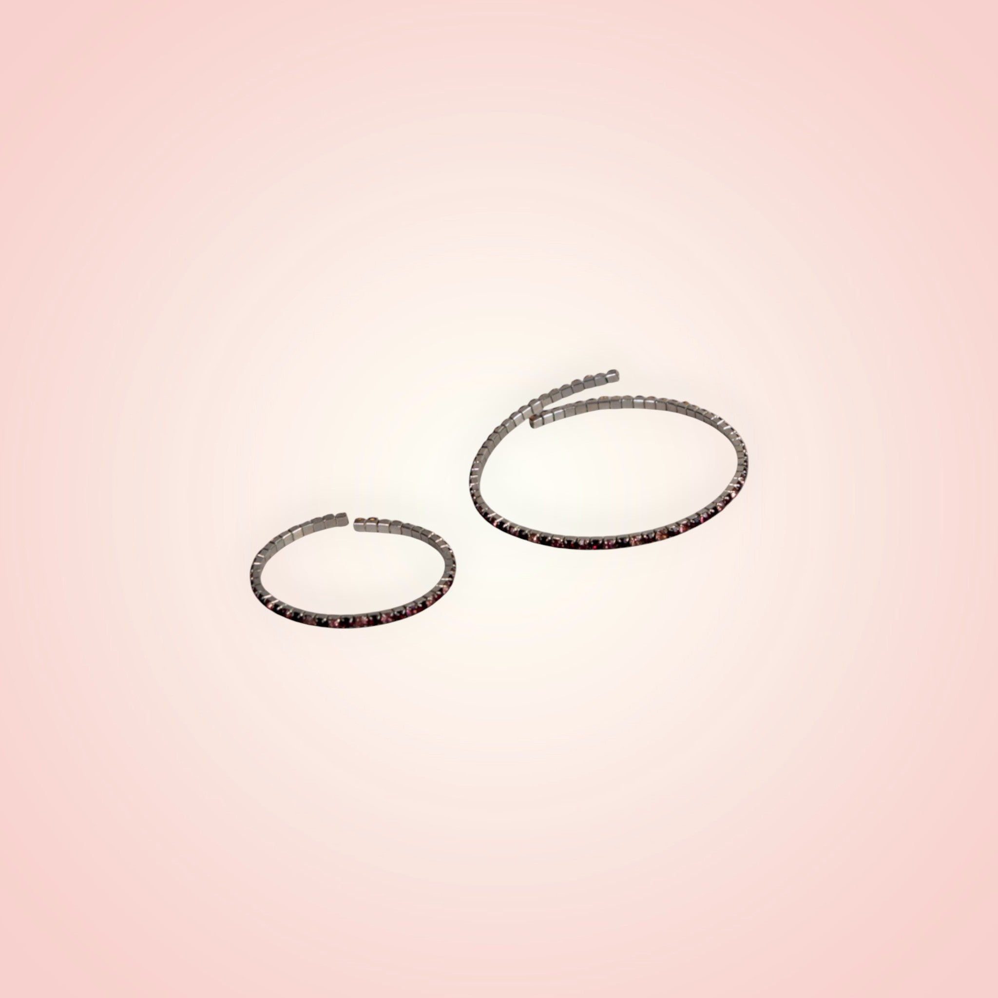 Kaulakoru ja rannekoru violeteilla kivillä