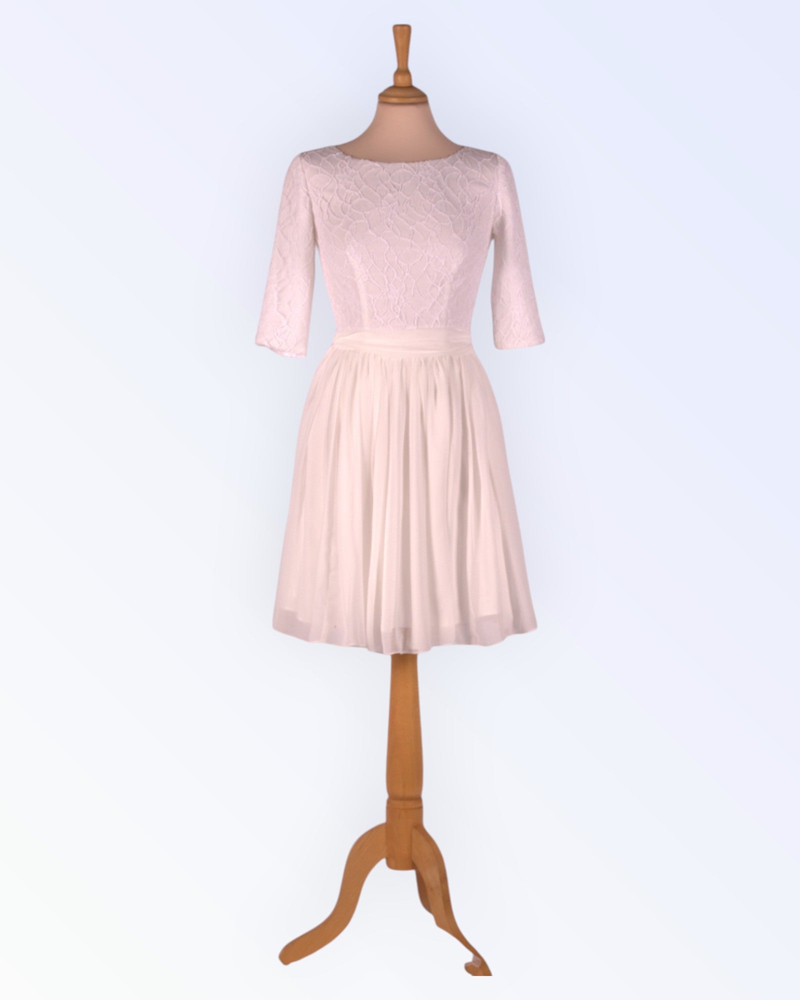 Valge lühike pruutkleit