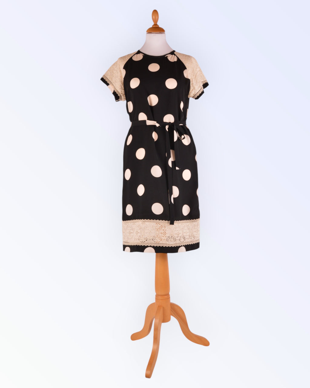 Suurte mummudega vintage-stiilis suvekleit