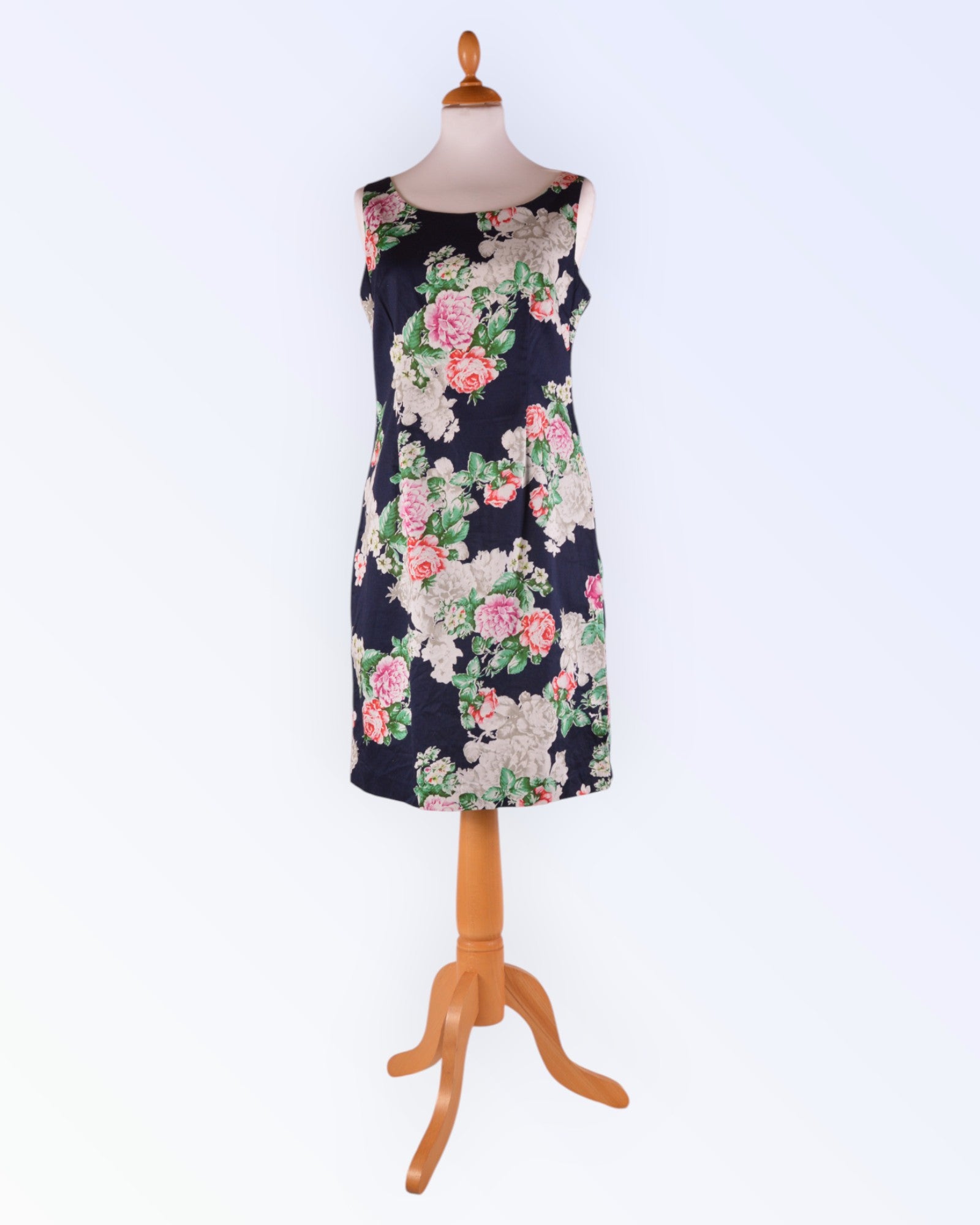 S.t.i lillemustriga puuvillasest satiinist suvekleit