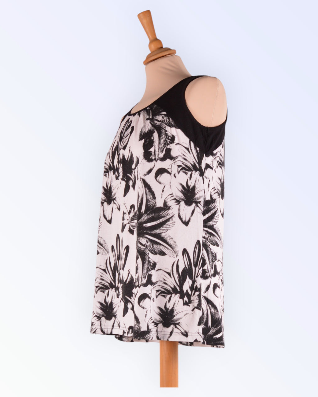 Arcade black and white top