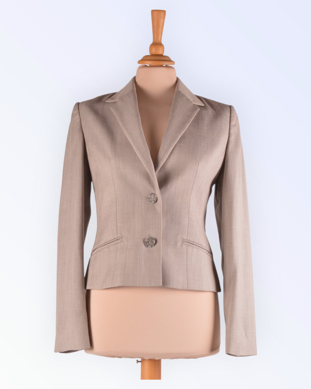 Vaaleanharmaa kesäbleiseri