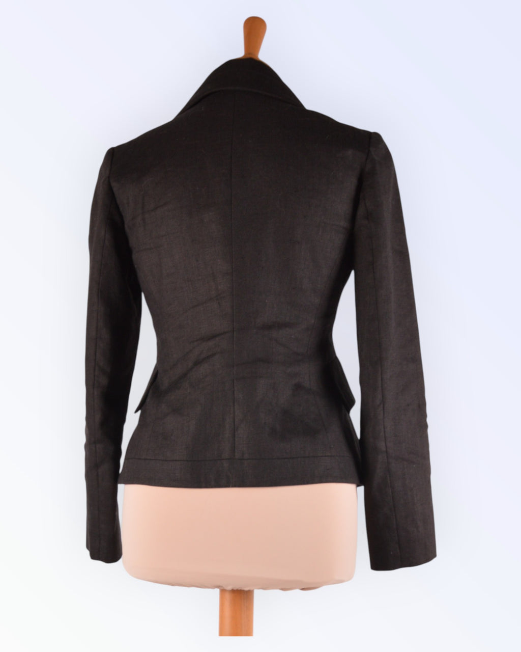 Mustast linasest suvine jakk