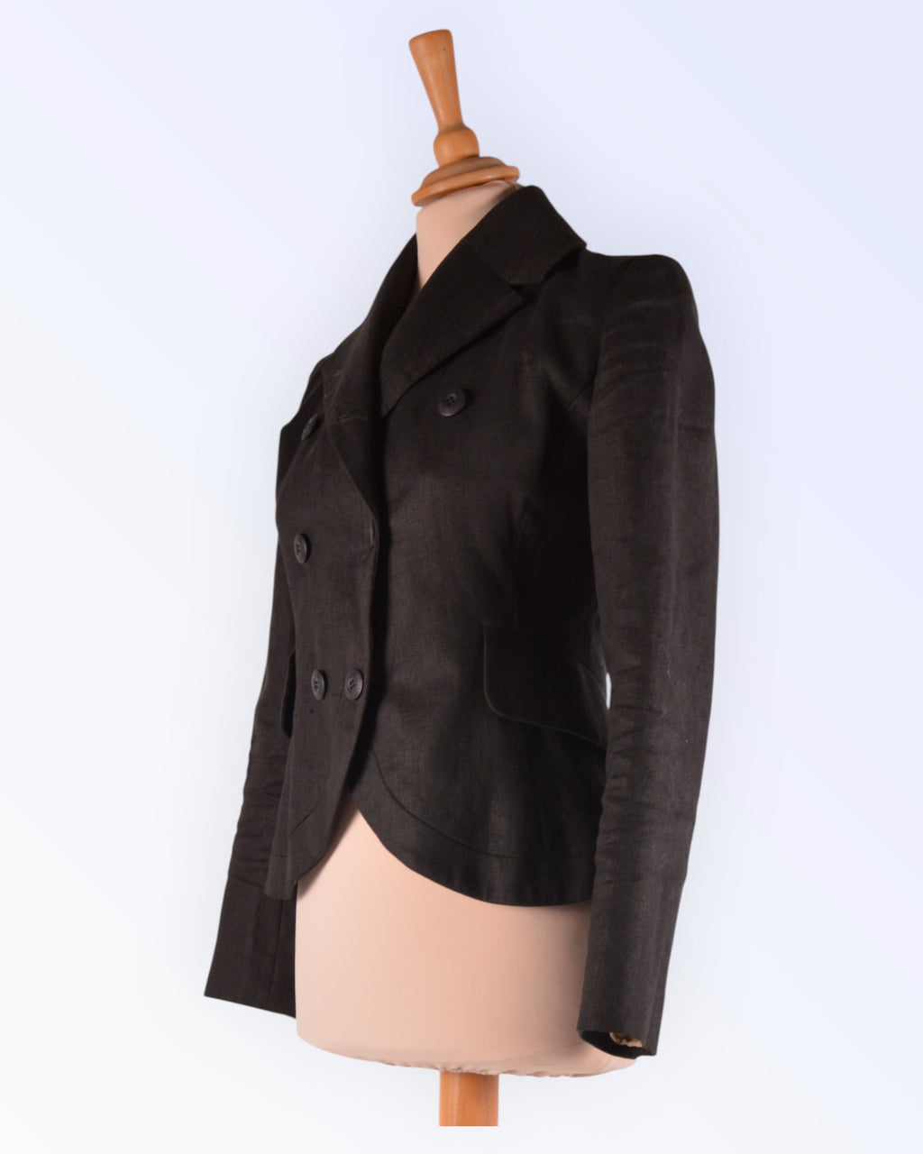 Mustast linasest suvine jakk