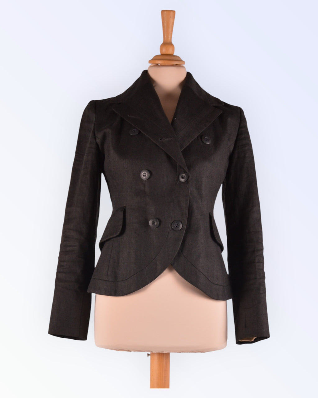 Mustast linasest suvine jakk