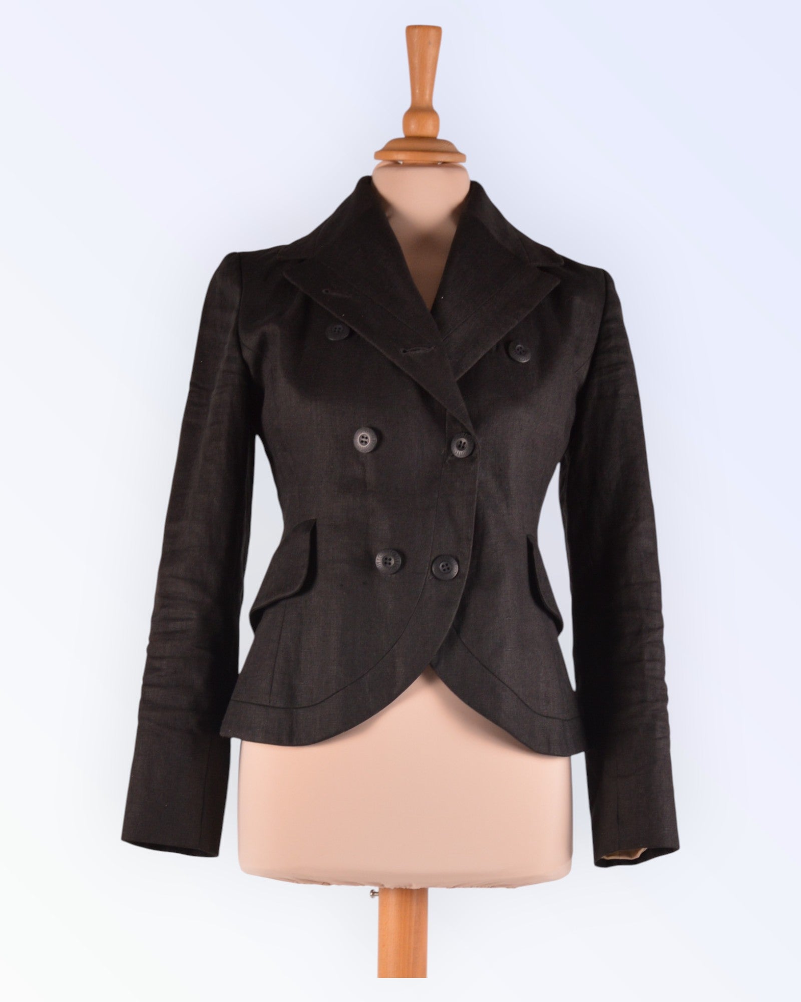 Mustast linasest suvine jakk