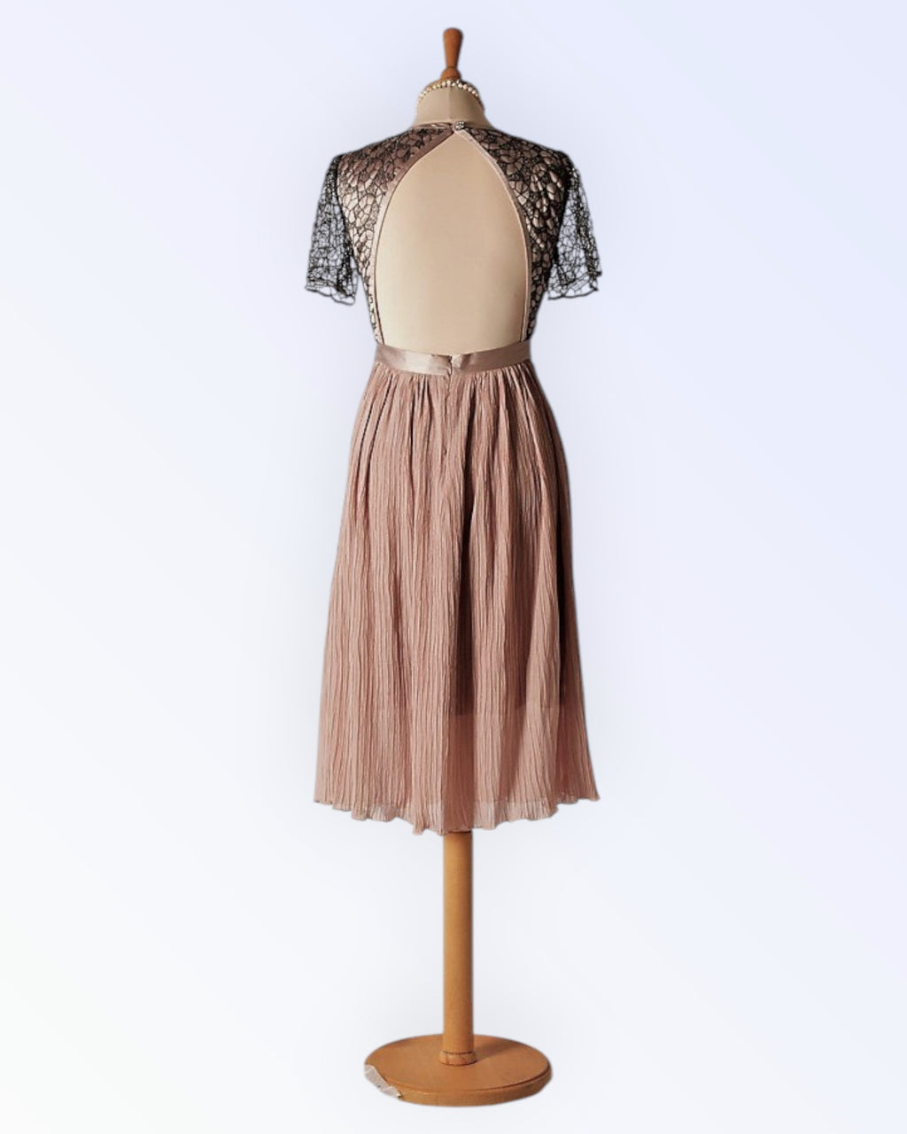 Pidulik kleit vanaroosa plisseerseelikuga