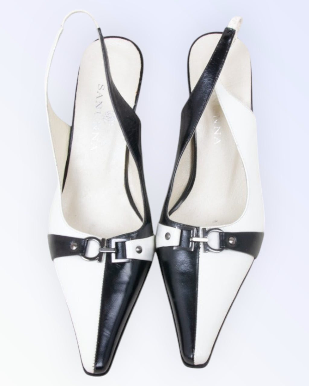 Sanunna black and white shoes