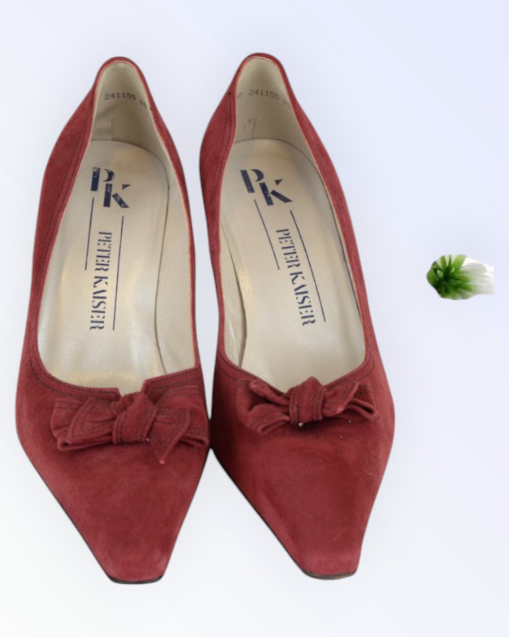 Peter Kaiser tumepunased kingad