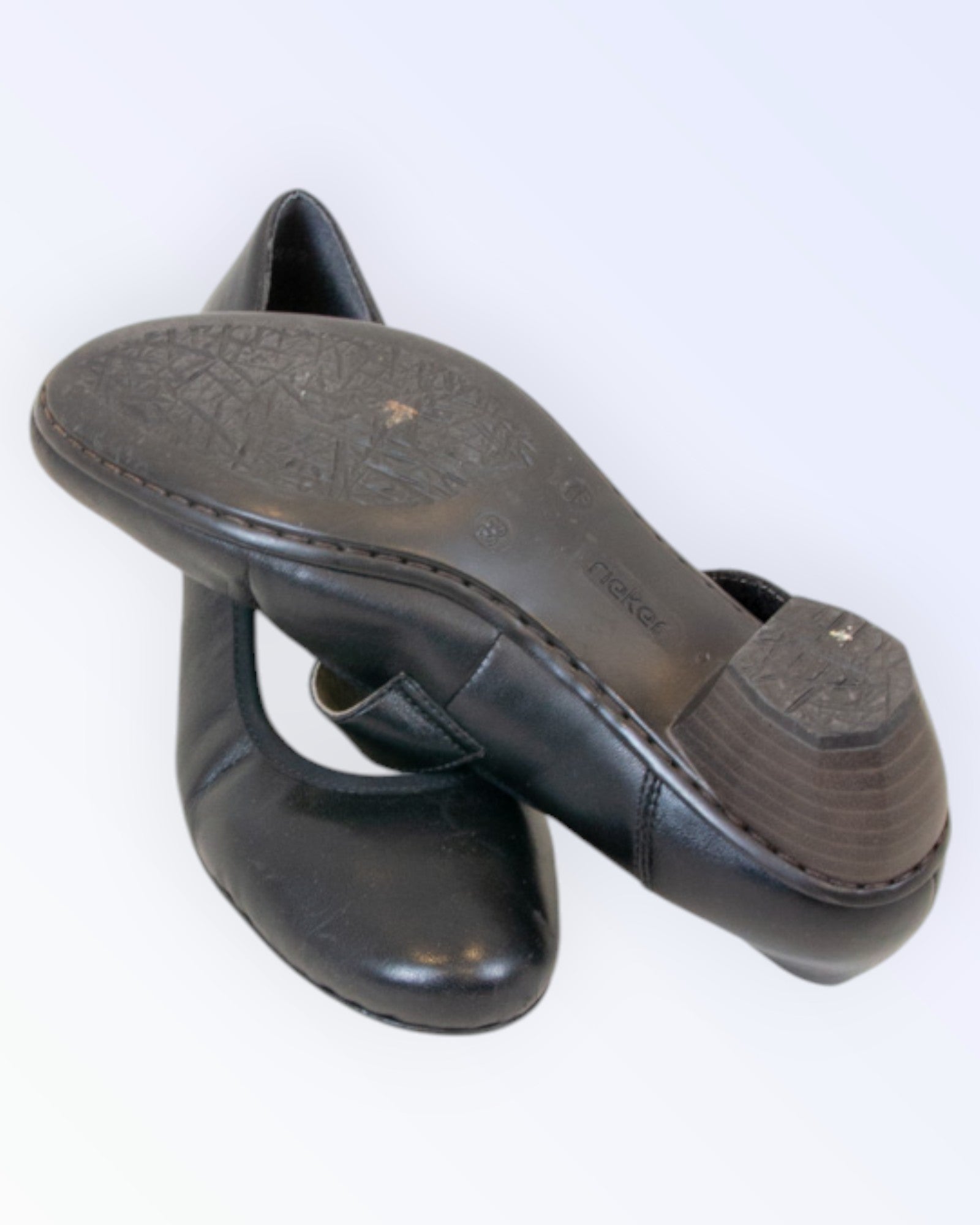 Rieker Antistress low black shoes