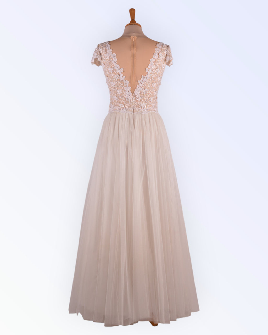 Romantic wedding dress with tulle skirt