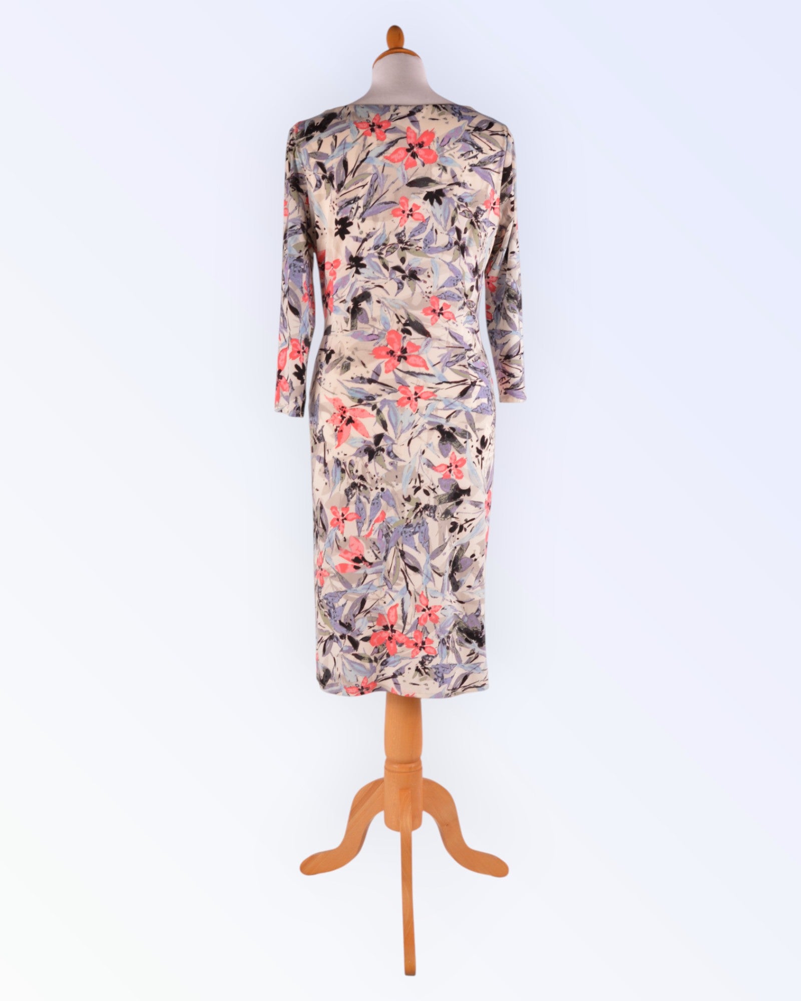 Per Una värviline trikotaažkleit