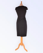 Isabella Oliverin pikku musta mekko odottaville äideille