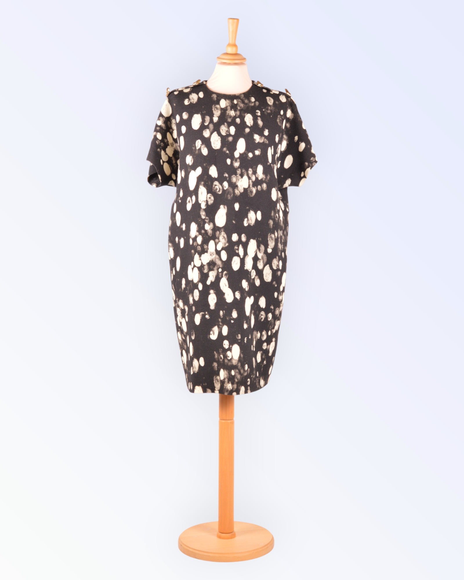 Escada peenvillane kleit