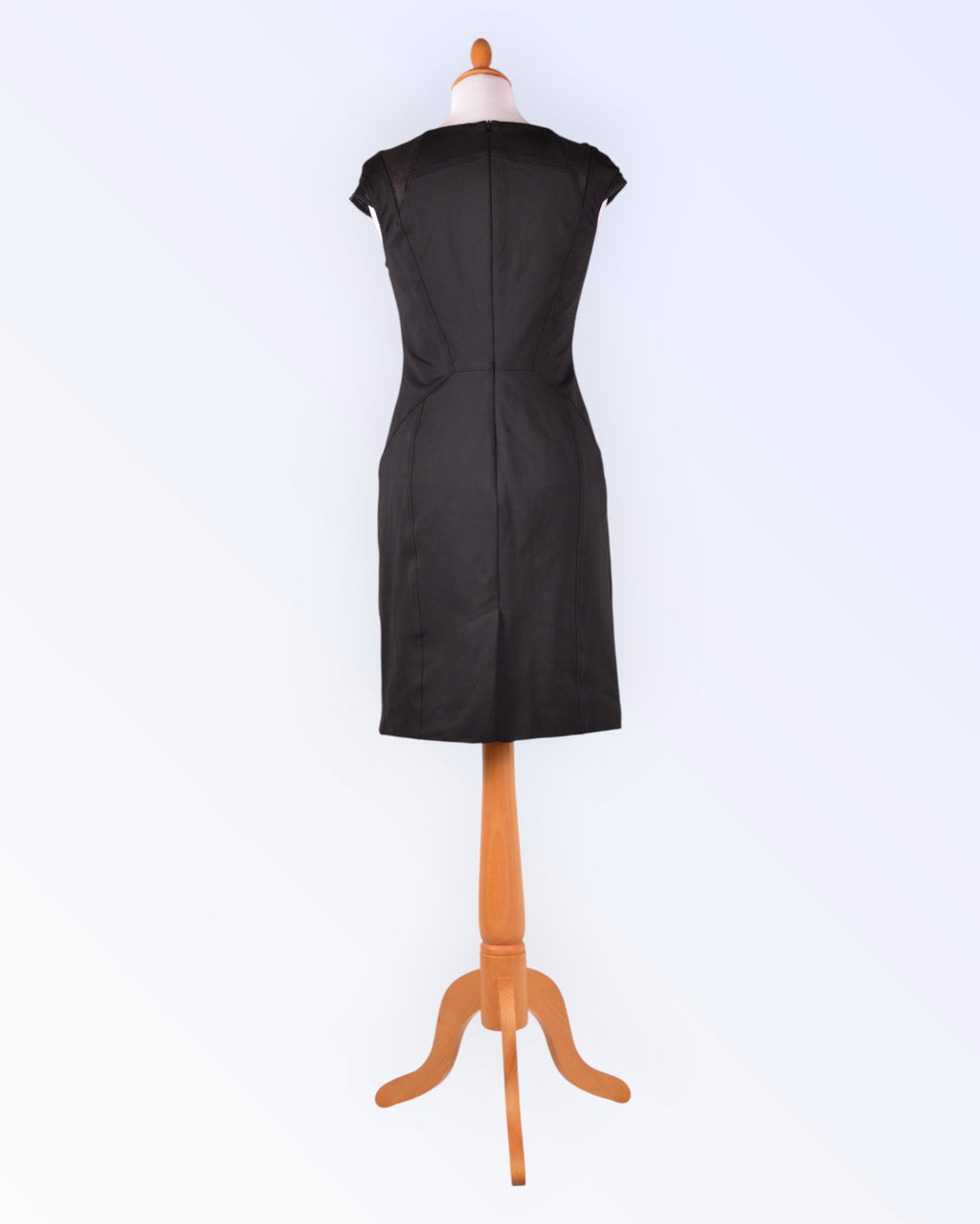 Karen Millen liibuvalõikeline kleit