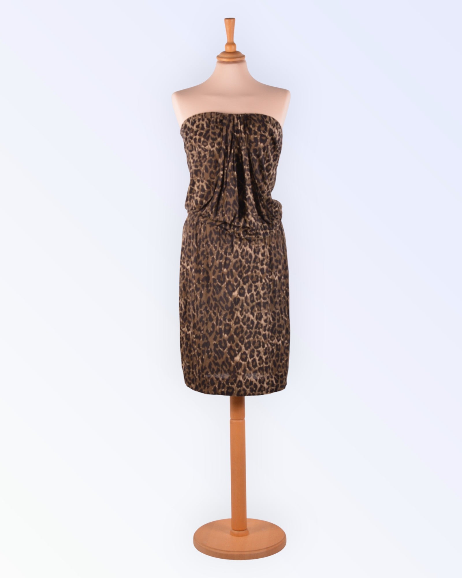 By Malene Birger loomamustriga trikotaažist suvekleit