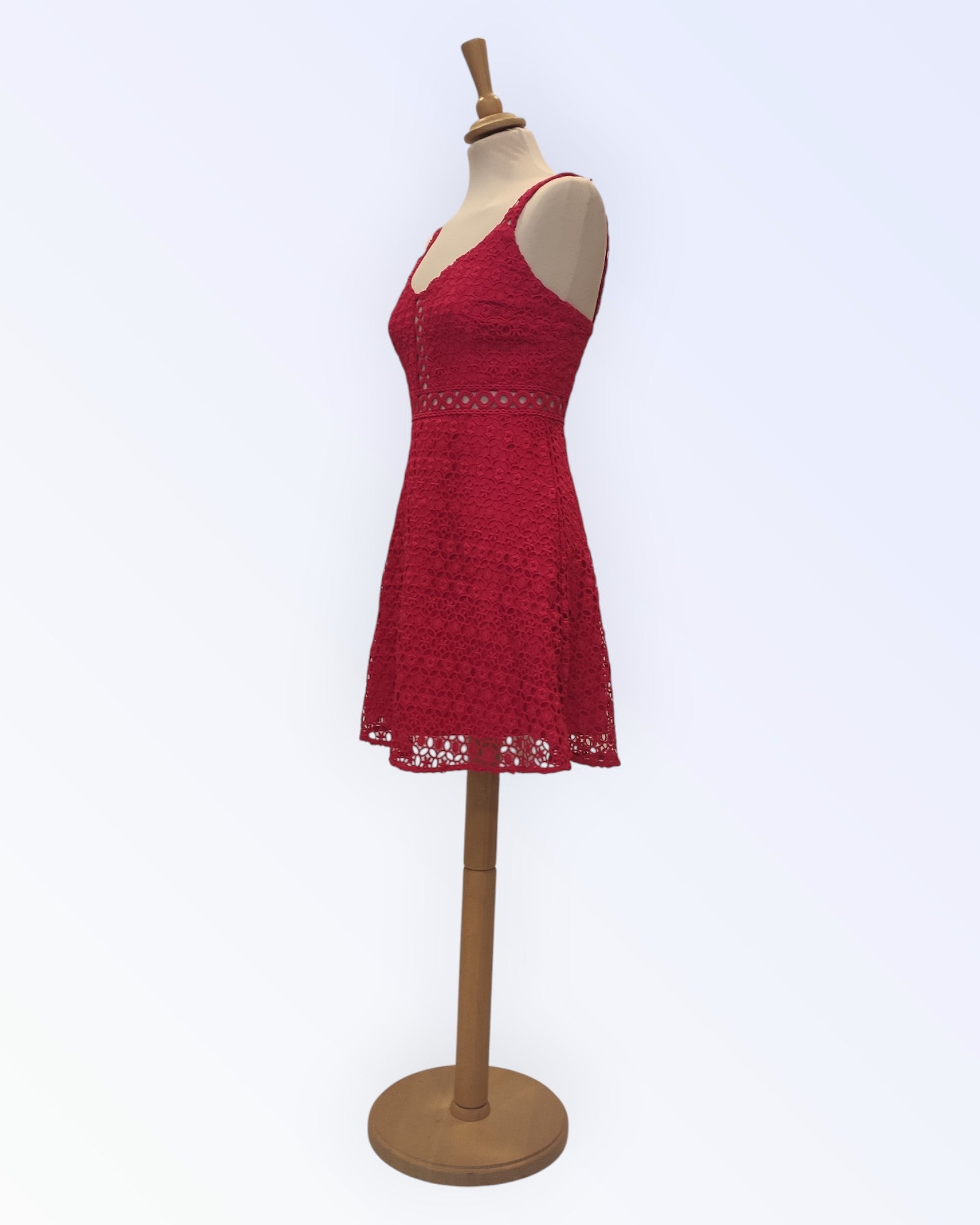 Guess Los Angeles lühike punane pitskleit