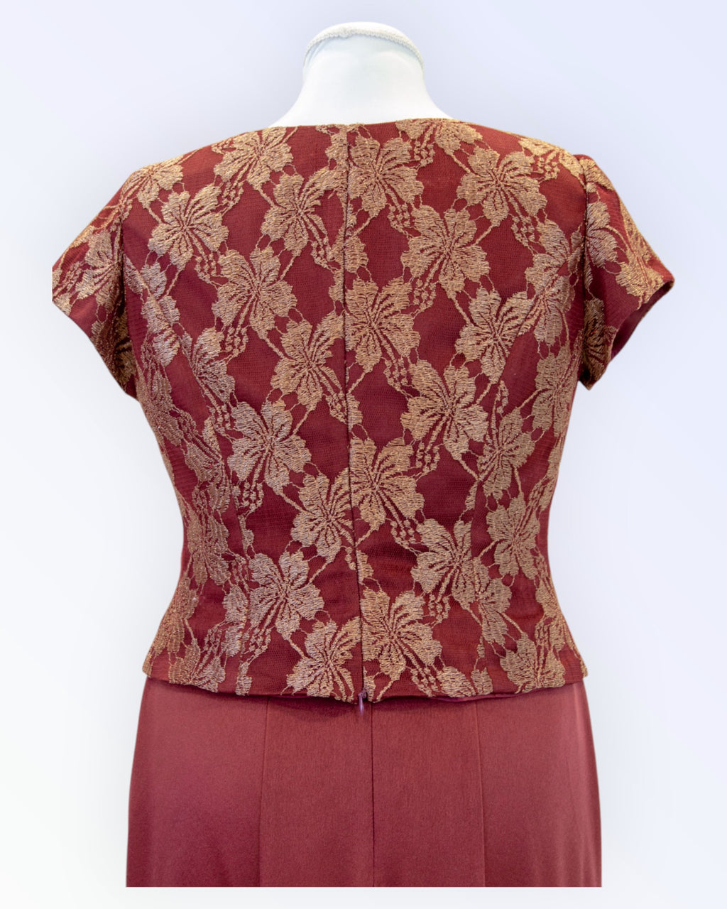 Burgundinpunainen juhlatoppi