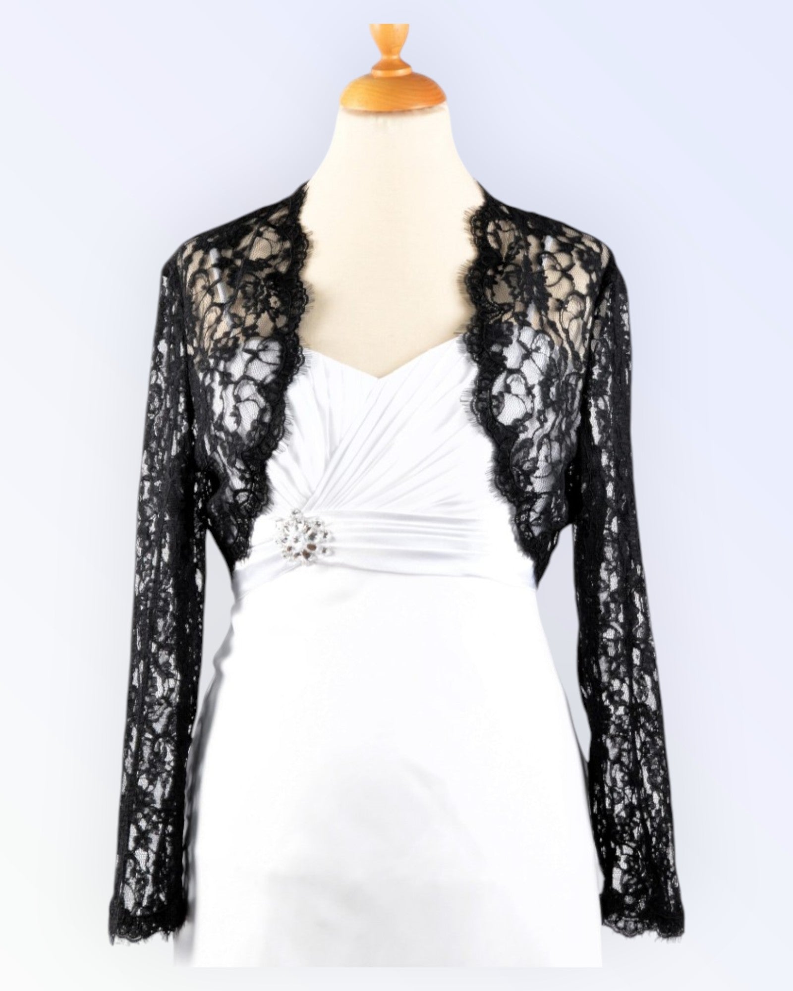 Mustast pitsist boolero