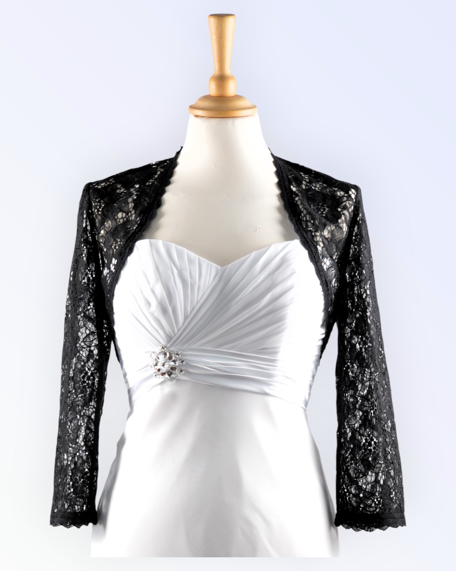 Mustast pitsist boolero