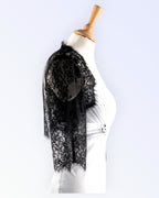 Mustast pitsist boolero