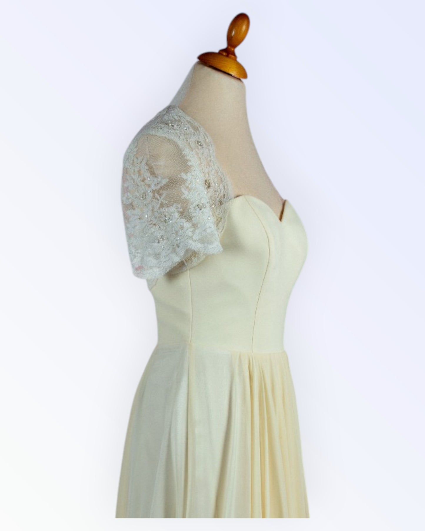 Juhlava luonnonvalkoinen pitsibolero