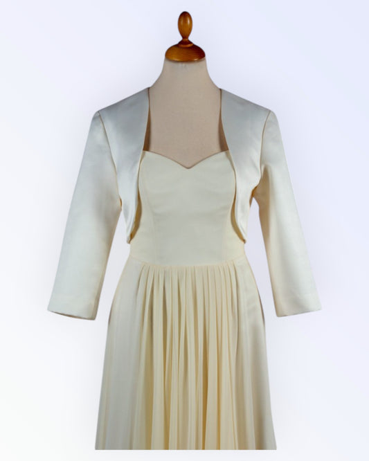 Juhlava luonnonvalkoinen bolero